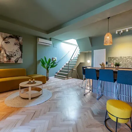 Sky Penthouse アパート *